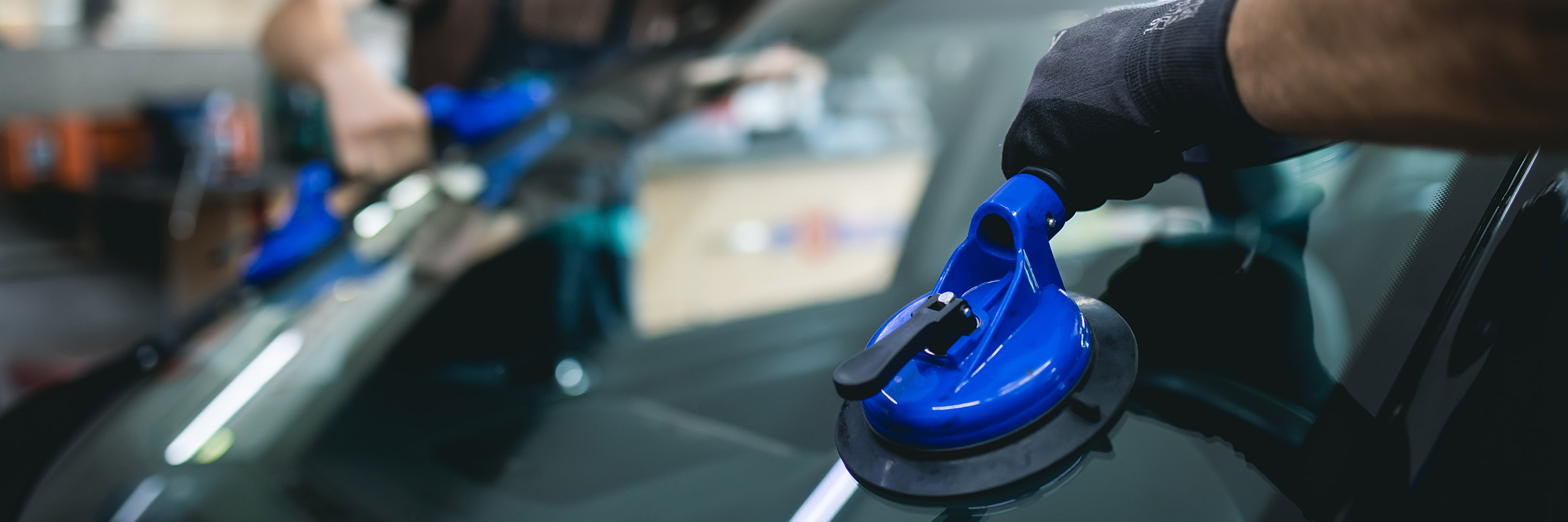 Fachbetrieb und Werkstatt für die Beseitigung und Reparatur von Steinschlägen und Glasschäden in Friedrichshafen / Fischbach am Bodensee