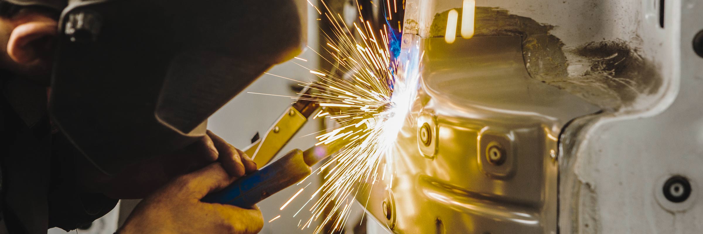Fachbetrieb und Werkstatt für Unfallinstandsetzung und Karosseriebau in Friedrichshafen / Fischbach am Bodensee